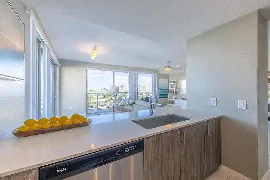 Emera Port Royale - Fort Lauderdale, FL - Photo 11