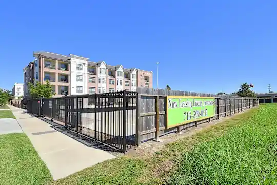 Midtown Grove - Houston, TX - Photo 31