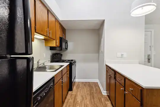 Woodcrest - Kansas City, MO - Photo 6