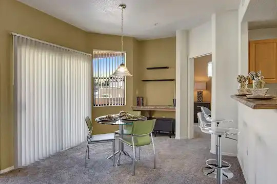 Arezzo - Phoenix, AZ - Photo 6