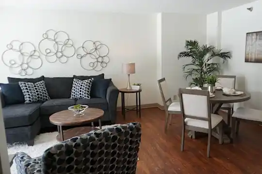 Kensington Place Apartments - Cleveland, OH - Photo 4