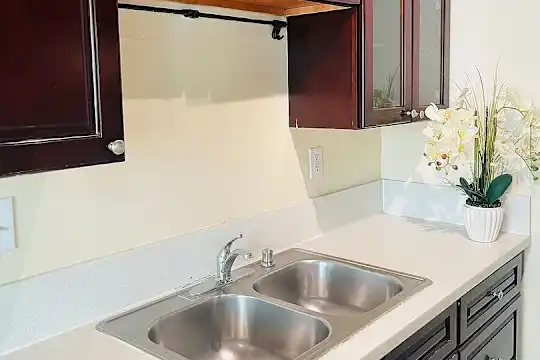 Villa Fairlane - San Jose, CA - Photo 1