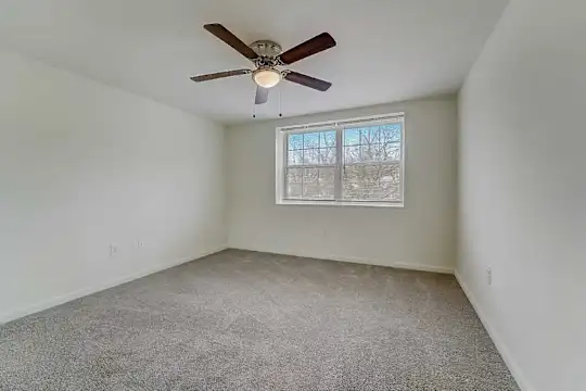 Park Crescent - Baltimore, MD - Photo 14