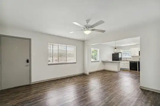 Colony House - Dallas, TX - Photo 45