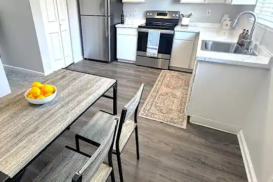 Campbell Plaza Apartments - Campbell, CA - Photo 19