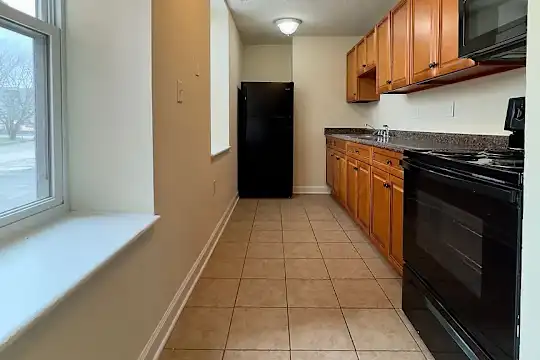 317 E North Apartments - Baltimore, MD - Photo 9
