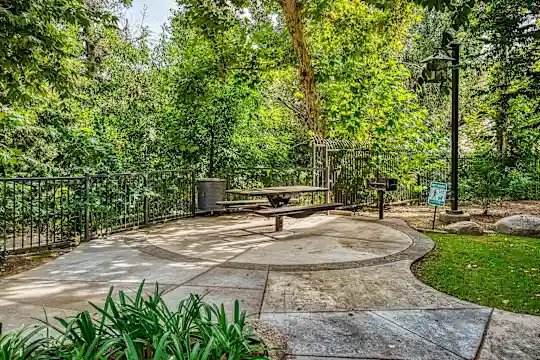 Canyon Crest - Riverside, CA - Photo 31