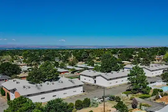 Pine Lane Apartments - Albuquerque, NM - Photo 14