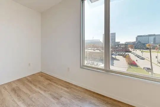 Innova Apartments - Cleveland, OH - Photo 17