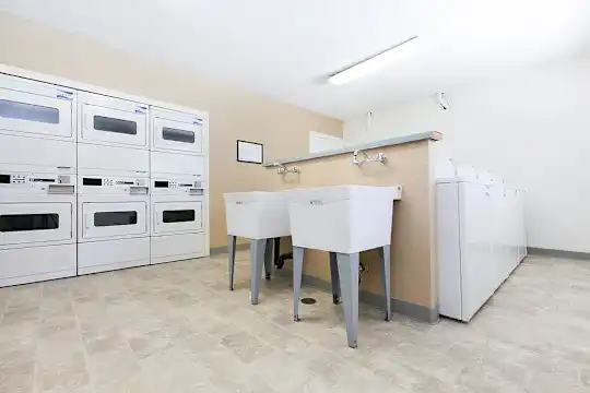 Campbell West Apartments - Campbell, CA - Photo 6