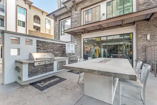 Metro Gateway Apartment Homes - Riverside, CA - Photo 5