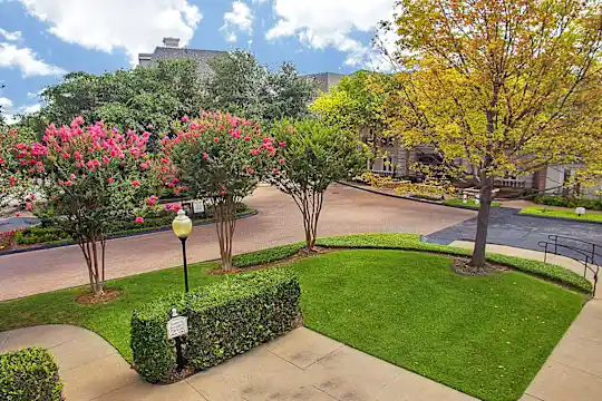 Renaissance at Preston Hollow - Dallas, TX - Photo 26
