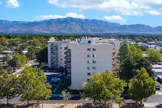Uptown Square - Albuquerque, NM - Photo 4
