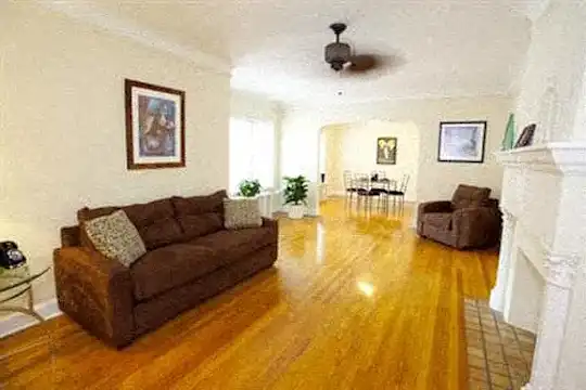 Hampton House - Cleveland, OH - Photo 16