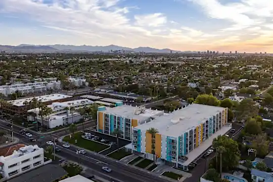 The Cascades Apartments - Phoenix, AZ - Photo 17