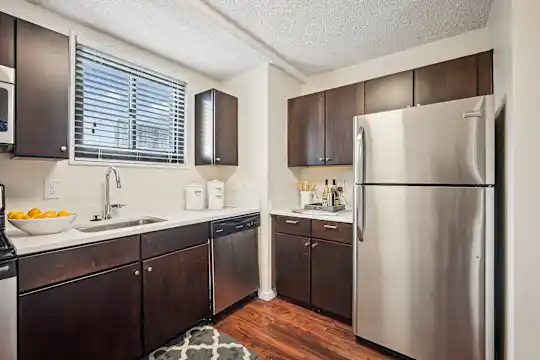 Riverside Apartments - Alexandria, VA - Photo 6
