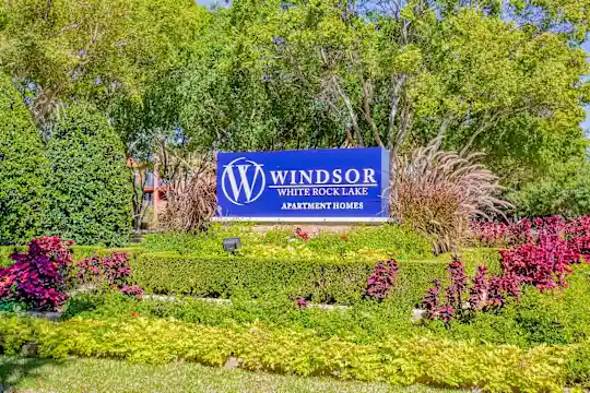 Windsor on White Rock Lake - Dallas, TX - Photo 11
