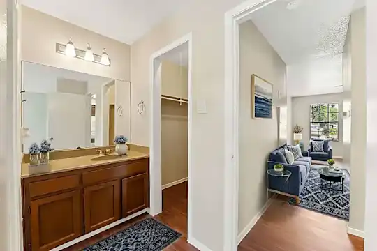 Park Plaza - Austin, TX - Photo 9