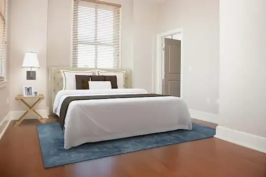 Hibernia Tower Apartments - New Orleans, LA - Photo 24