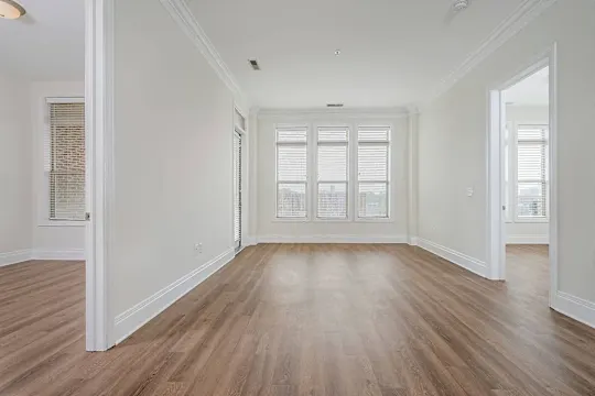Harrison Park Apartments - Columbus, OH - Photo 6