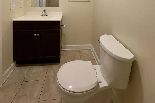 317 E North Apartments - Baltimore, MD - Photo 6