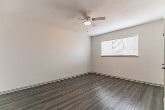 Colony House - Dallas, TX - Photo 43