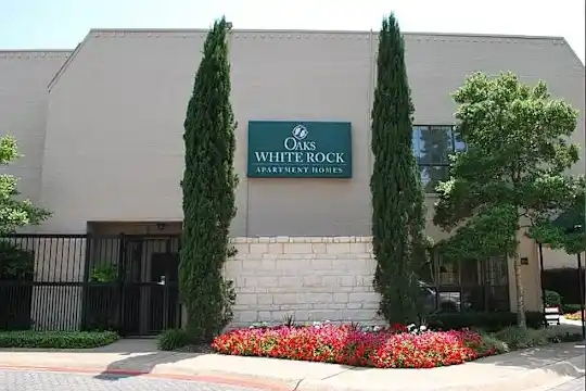 Oaks White Rock - Dallas, TX - Photo 2