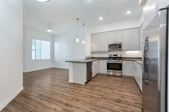 Metro Gateway Apartment Homes - Riverside, CA - Photo 17