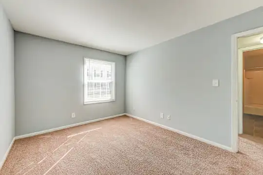 Essington Village - Columbus, OH - Photo 12