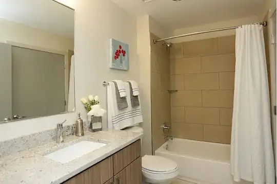 The Strand Apartments - New Orleans, LA - Photo 26