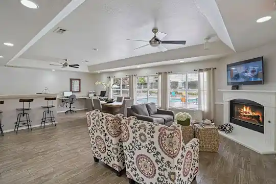 Phoenix Apts. - El Paso, TX - Photo 13