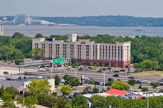 Riverside Apartments - Alexandria, VA - Photo 45