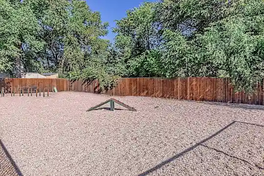 Monroe - Colorado Springs, CO - Photo 20