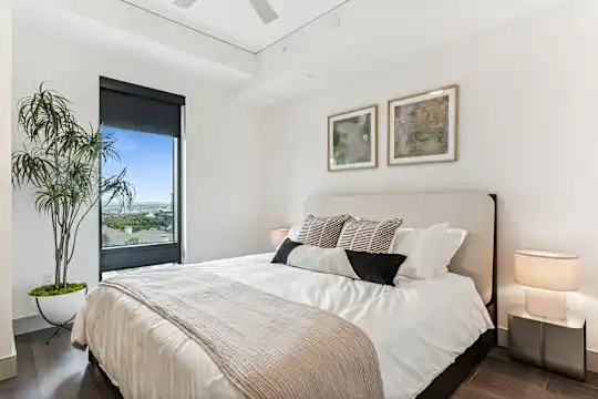 Maple Terrace Residences - Dallas, TX - Photo 24