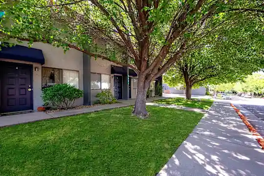 Spain Townhomes - Albuquerque, NM - Photo 17