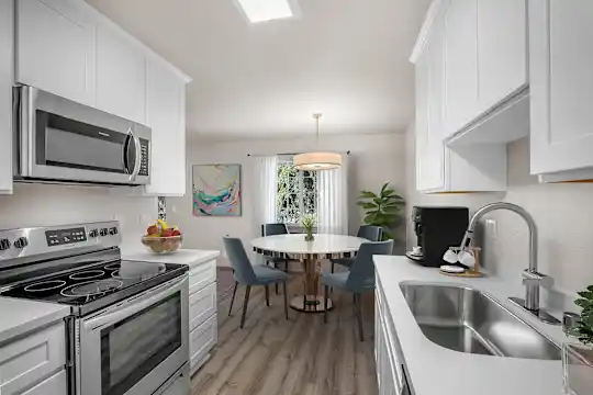 River Walk Apartments - Campbell, CA - Photo 7