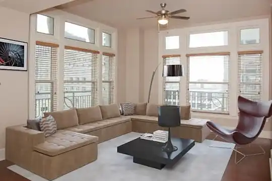 Hibernia Tower Apartments - New Orleans, LA - Photo 13