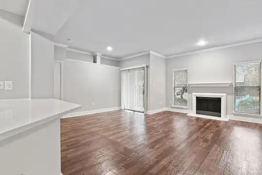 Carrara at Cole - Dallas, TX - Photo 17