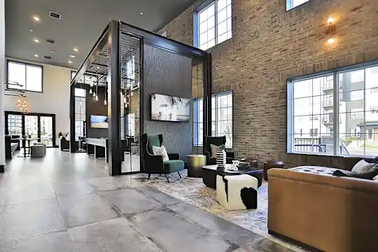 Graphite Oakley - Cincinnati, OH - Photo 2