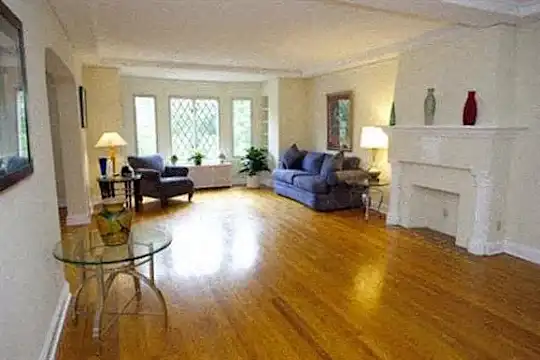Hampton House - Cleveland, OH - Photo 14