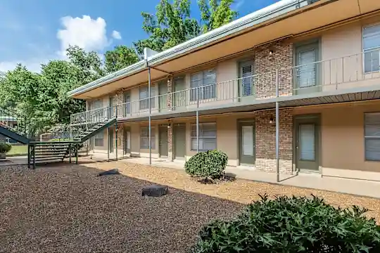 University Gardens Manor - Memphis, TN - Photo 7