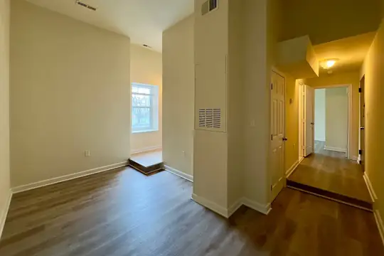317 E North Apartments - Baltimore, MD - Photo 8