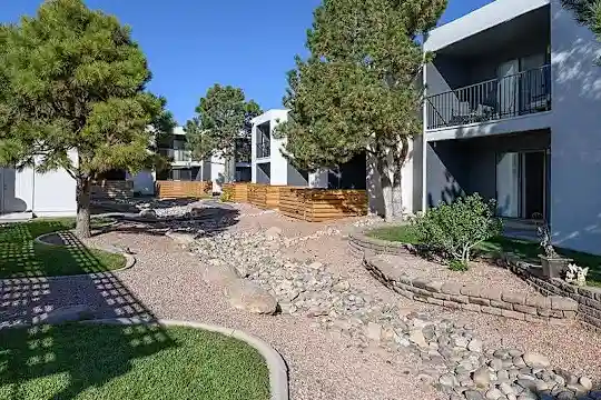 Peaks at Los Ranchos - Albuquerque, NM - Photo 10