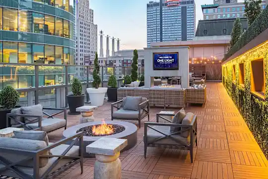 One Light Luxury Apartments - Kansas City, MO - Photo 11