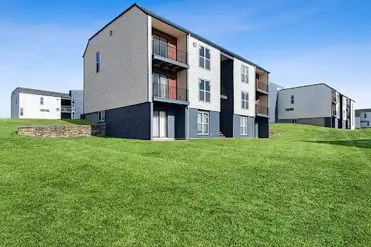 Parc at Creekside - Kansas City, MO - Photo 20