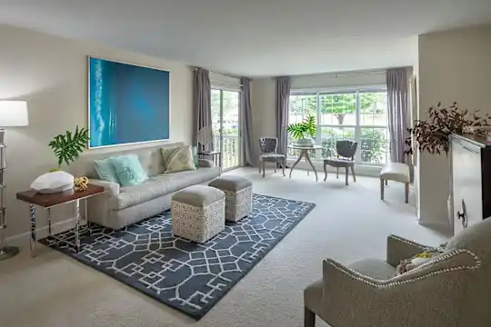 The Elms At Kingstowne - Alexandria, VA - Photo 2