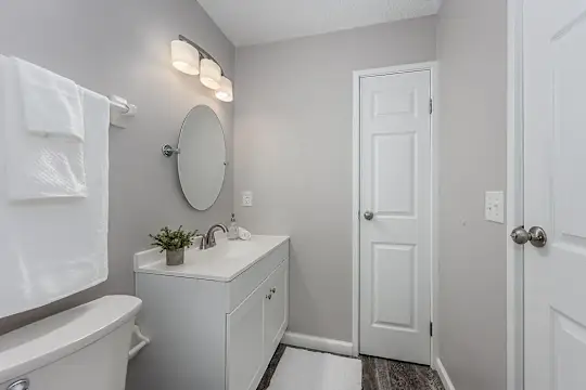 Skyridge Apartment Homes - Cincinnati, OH - Photo 8