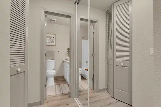 River Walk Apartments - Campbell, CA - Photo 32