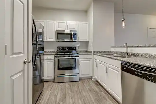 The Saulet Apartments - New Orleans, LA - Photo 28