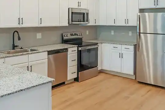 Altura Apartments - Cincinnati, OH - Photo 29